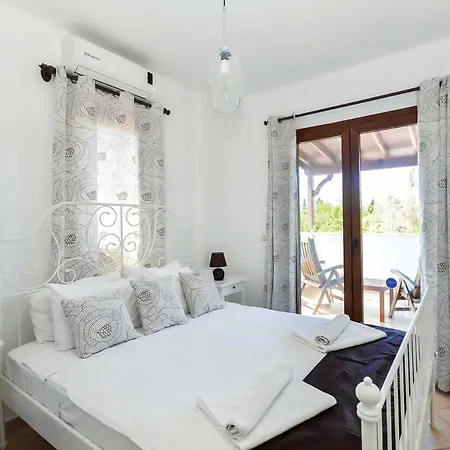 ヴィラ Sleeps 8 Air Con Wifi *